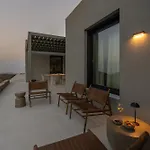 Moonhouse Paros Kostos