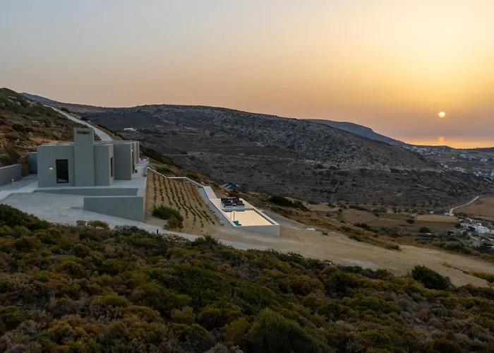 Moonhouse Paros Villa Kostos